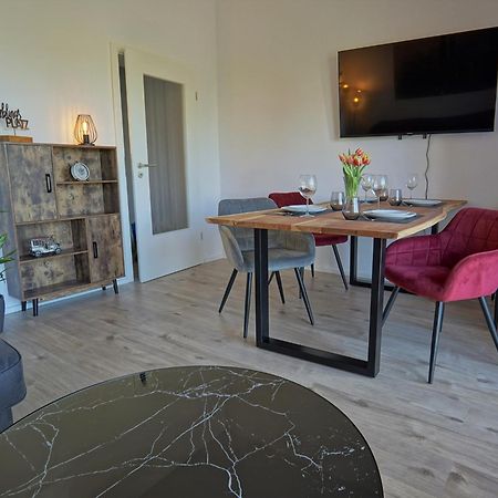 Апартаменты "Hogulu" Brandenburg, Balkon, Neustadt, Kueche, Wassernaehe - Parkplatz Inklusive Бранденбург Номер фото