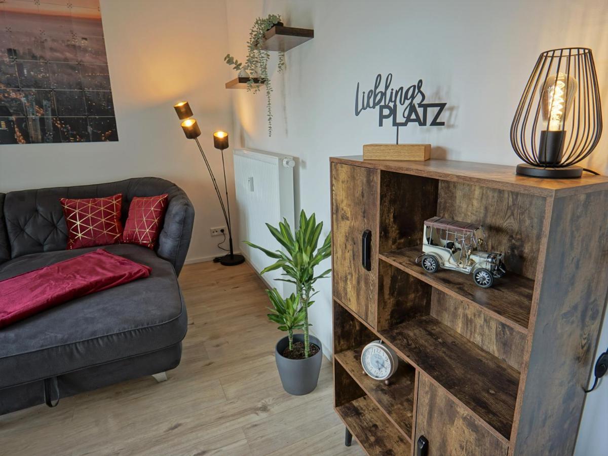 Апартаменты "Hogulu" Brandenburg, Balkon, Neustadt, Kueche, Wassernaehe - Parkplatz Inklusive Бранденбург Экстерьер фото