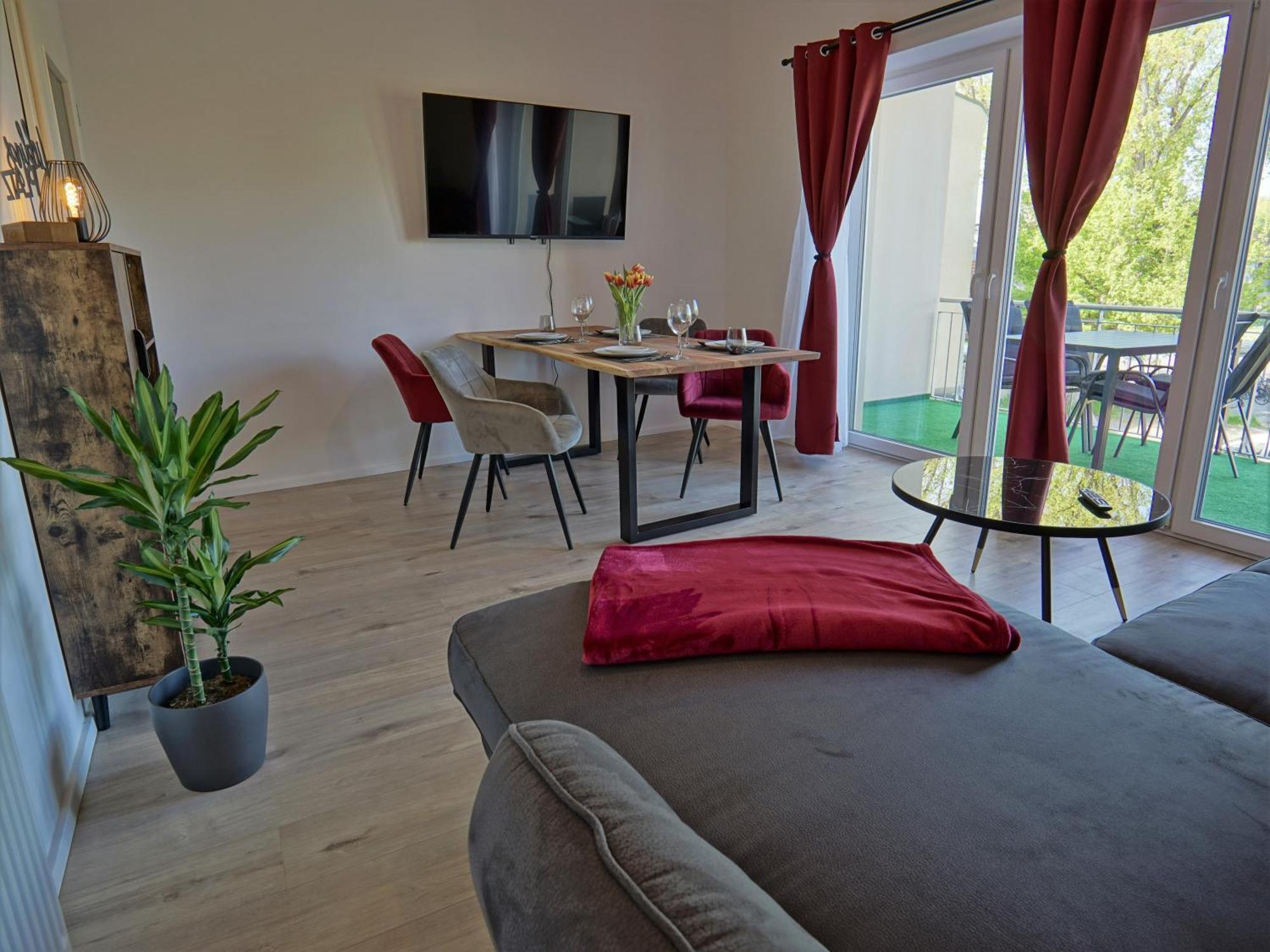 Апартаменты "Hogulu" Brandenburg, Balkon, Neustadt, Kueche, Wassernaehe - Parkplatz Inklusive Бранденбург Номер фото