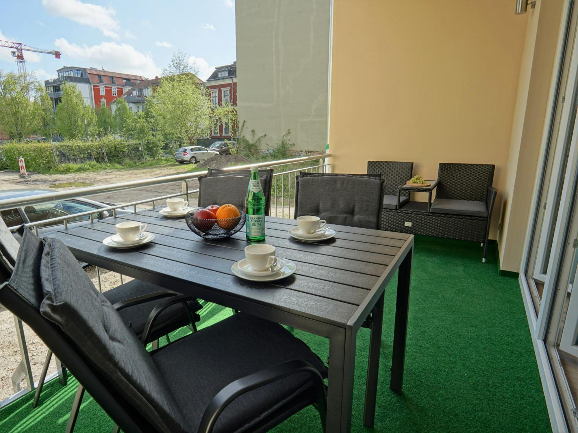 Апартаменты "Hogulu" Brandenburg, Balkon, Neustadt, Kueche, Wassernaehe - Parkplatz Inklusive Бранденбург Номер фото